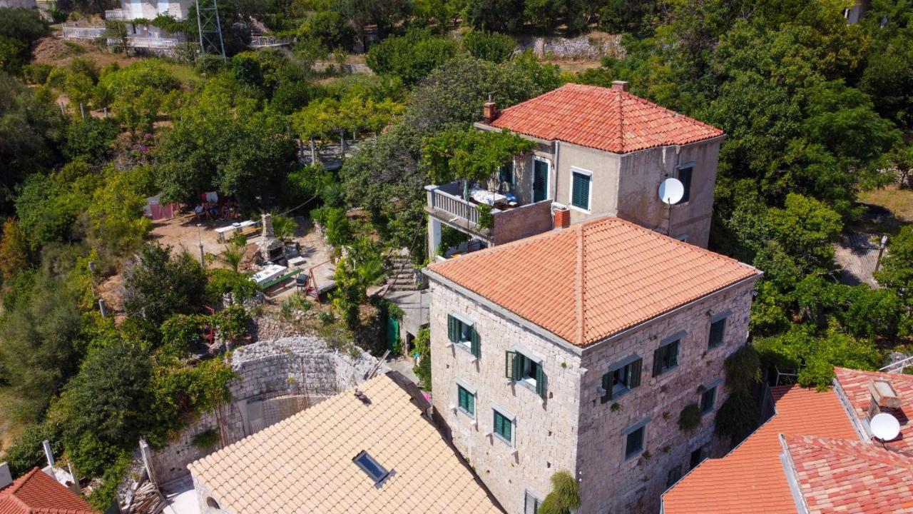 ムリニ Old Stone Houseアパートホテル エクステリア 写真
