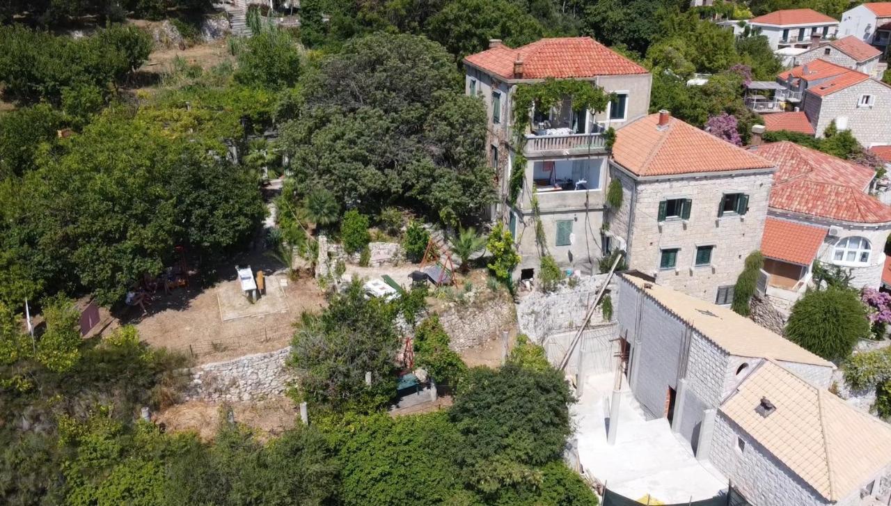 ムリニ Old Stone Houseアパートホテル エクステリア 写真