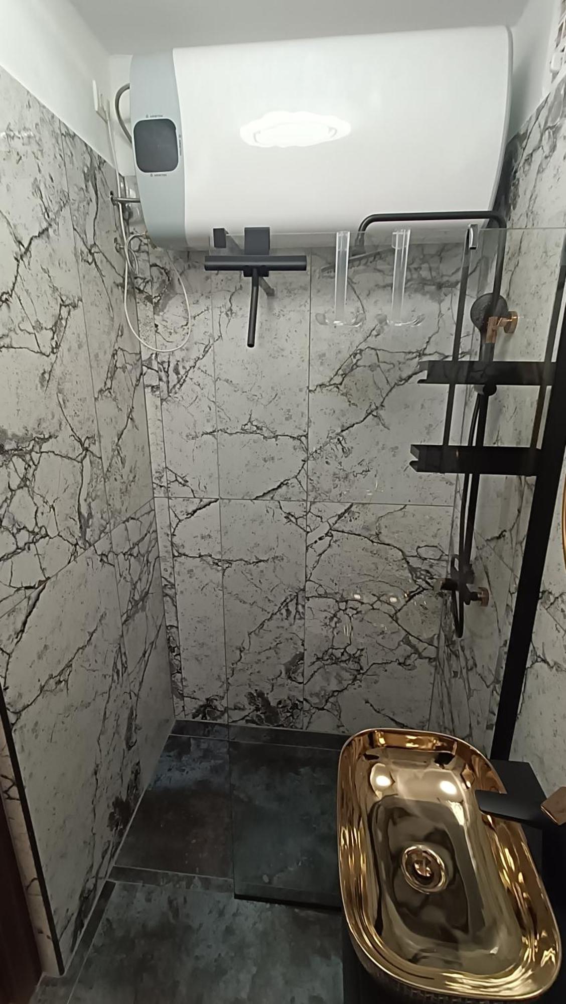 ムリニ Old Stone Houseアパートホテル エクステリア 写真